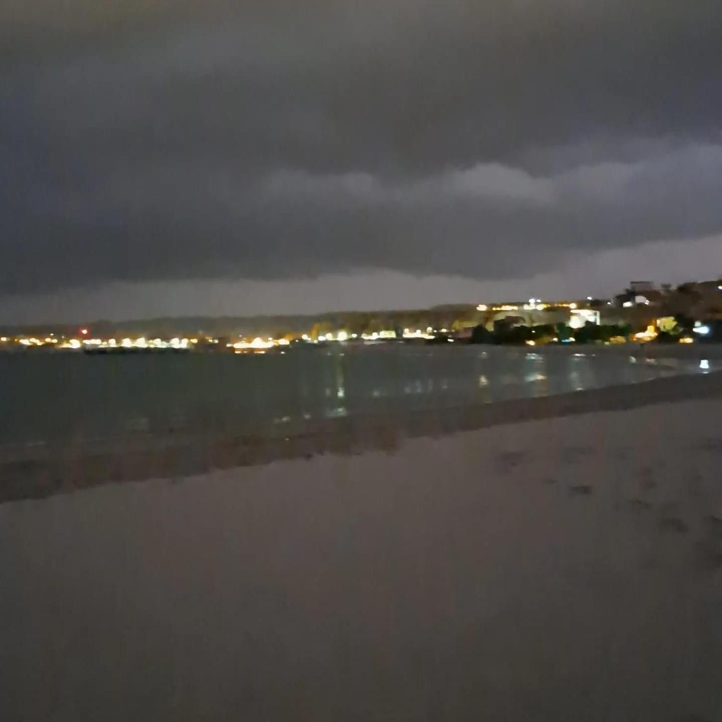 Hotel Frente al Mar Los Órganos Esterno foto