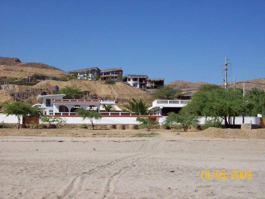 Hotel Frente al Mar Los Órganos Esterno foto